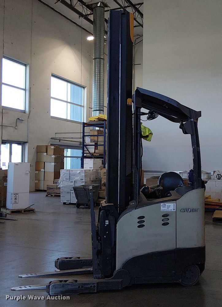 image for item EE5069 2017 Crown RM6095S-45 reach truck