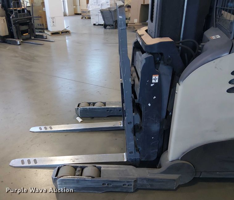 image for item EE5069 2017 Crown RM6095S-45 reach truck