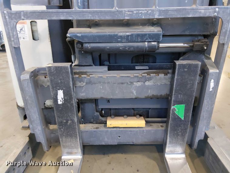 image for item EE5069 2017 Crown RM6095S-45 reach truck