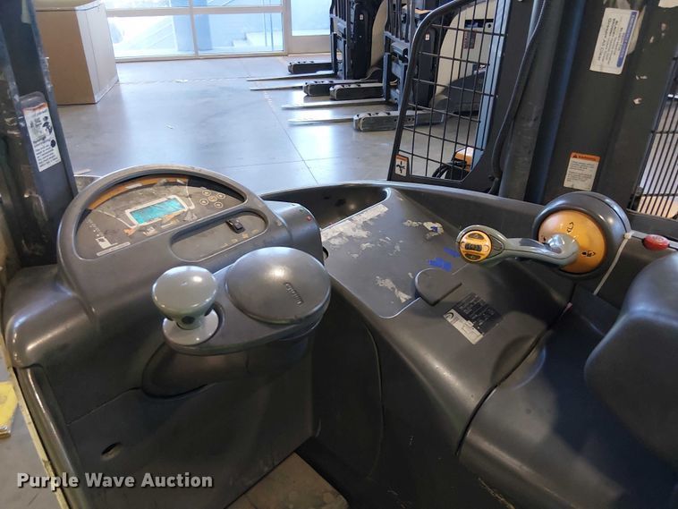 image for item EE5069 2017 Crown RM6095S-45 reach truck