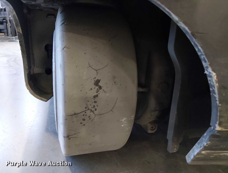 image for item EE5069 2017 Crown RM6095S-45 reach truck