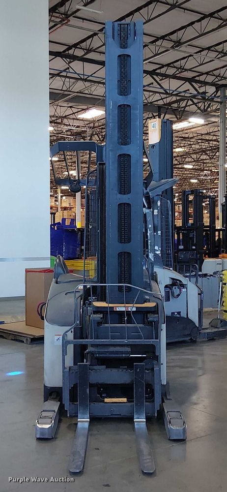 image for item EE5070 2017 Crown RM6095S-45 order picker