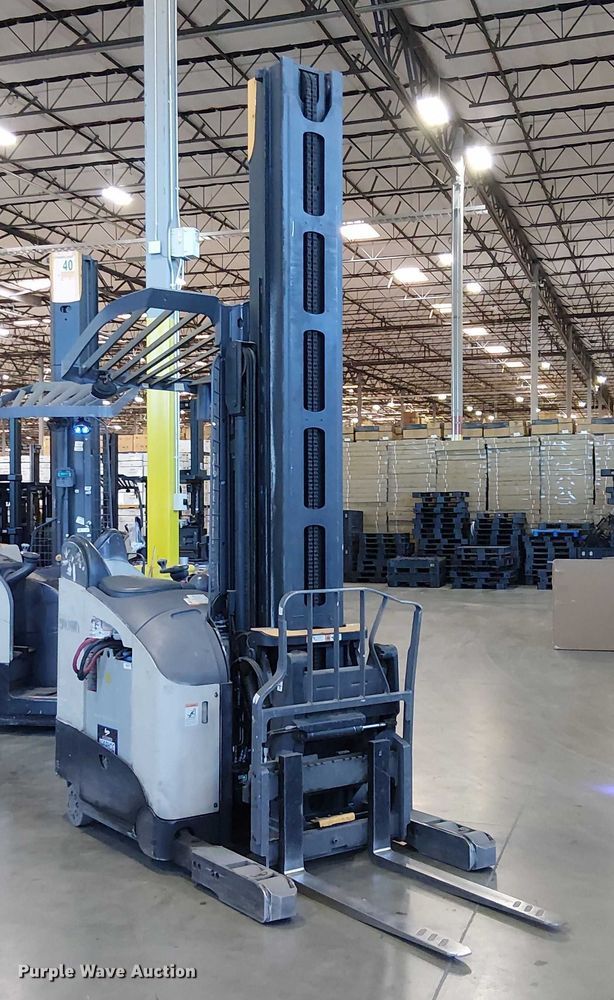 image for item EE5070 2017 Crown RM6095S-45 order picker