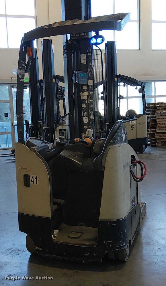 image for item EE5070 2017 Crown RM6095S-45 order picker