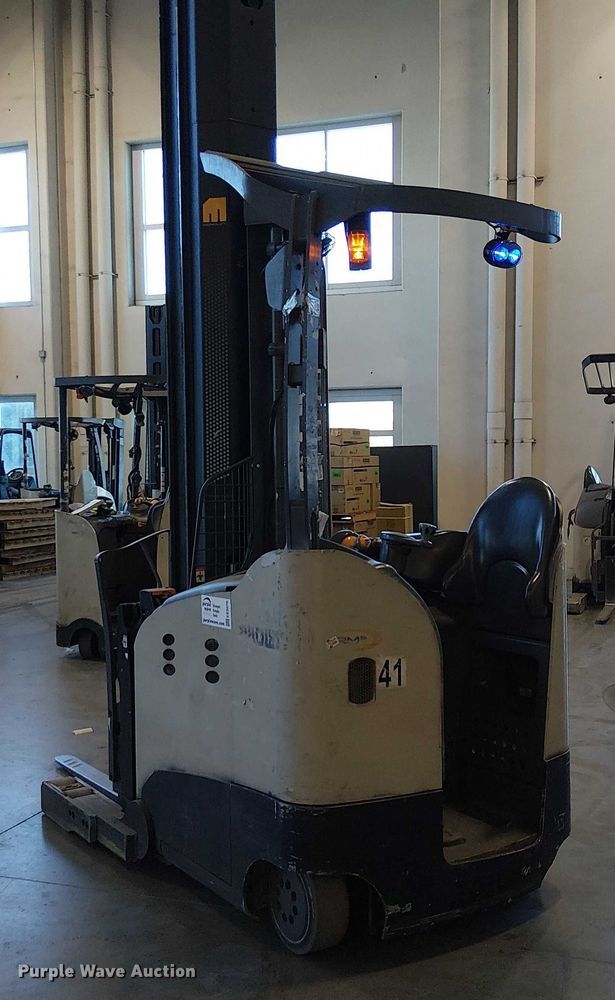 image for item EE5070 2017 Crown RM6095S-45 order picker