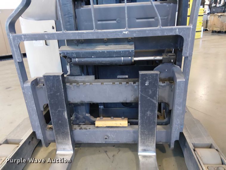 image for item EE5070 2017 Crown RM6095S-45 order picker