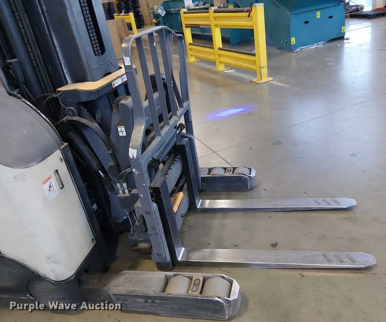 image for item EE5070 2017 Crown RM6095S-45 order picker