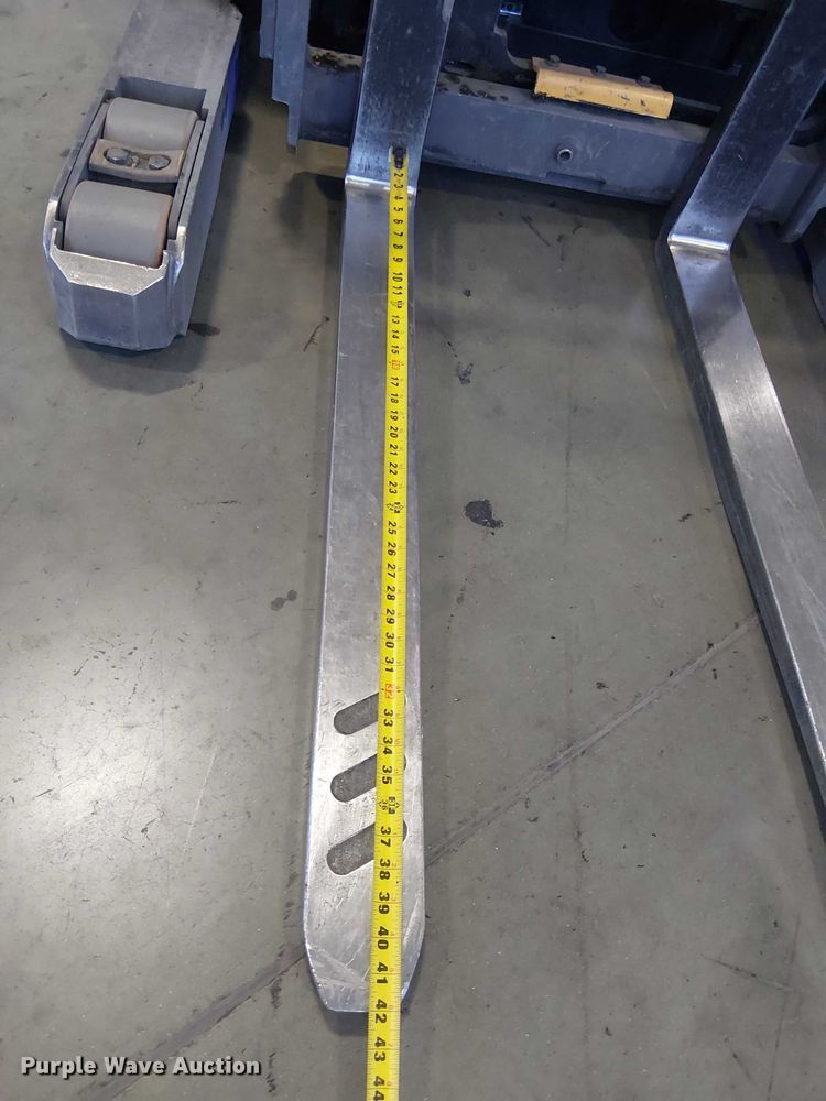 image for item EE5070 2017 Crown RM6095S-45 order picker