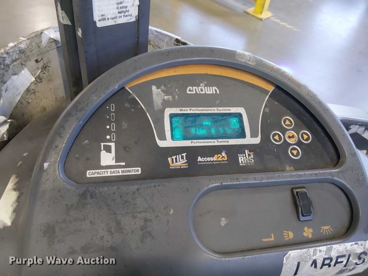 image for item EE5070 2017 Crown RM6095S-45 order picker