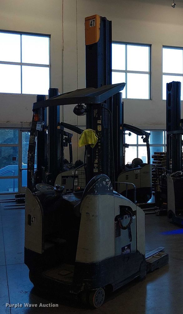 image for item EE5071 2017 Crown RM6095S-45 order picker