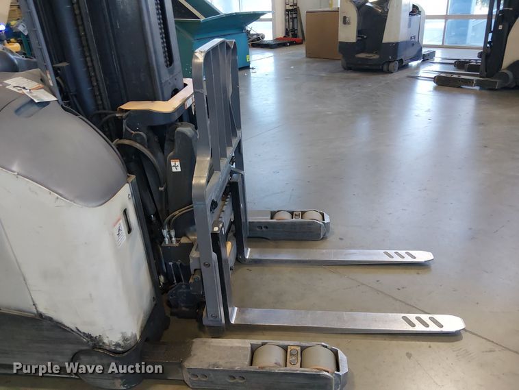 image for item EE5071 2017 Crown RM6095S-45 order picker