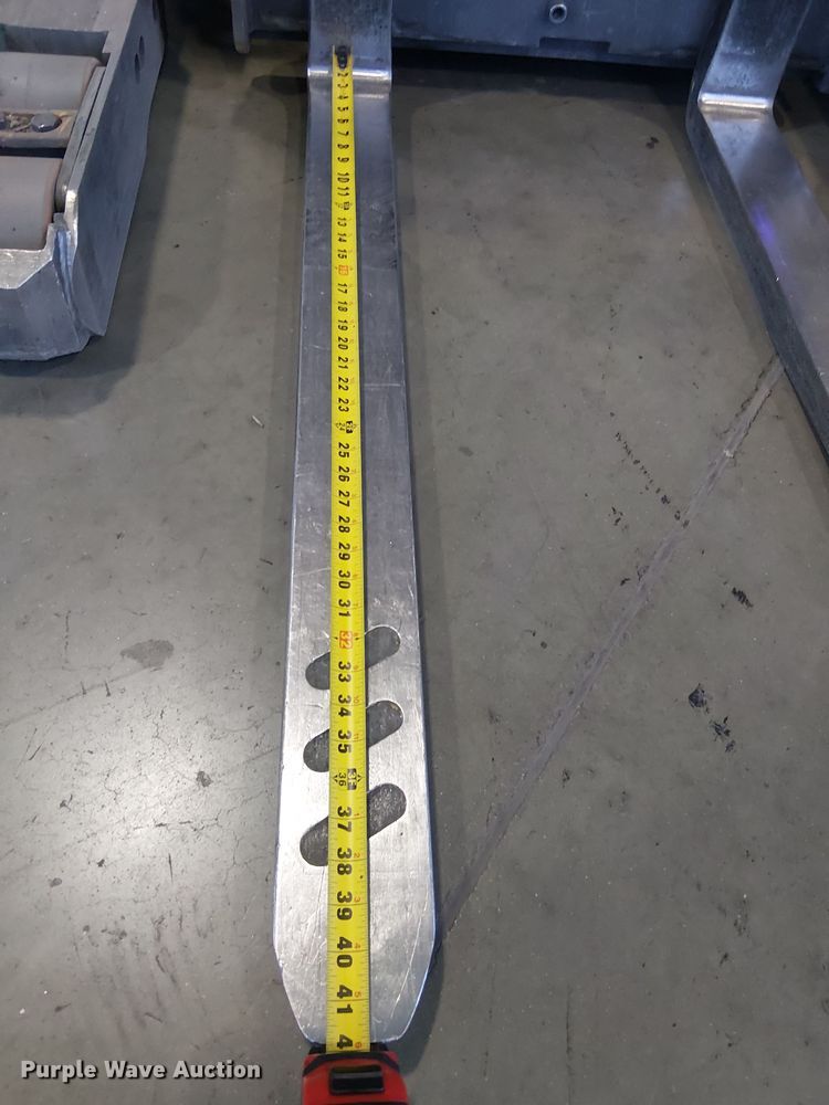 image for item EE5071 2017 Crown RM6095S-45 order picker