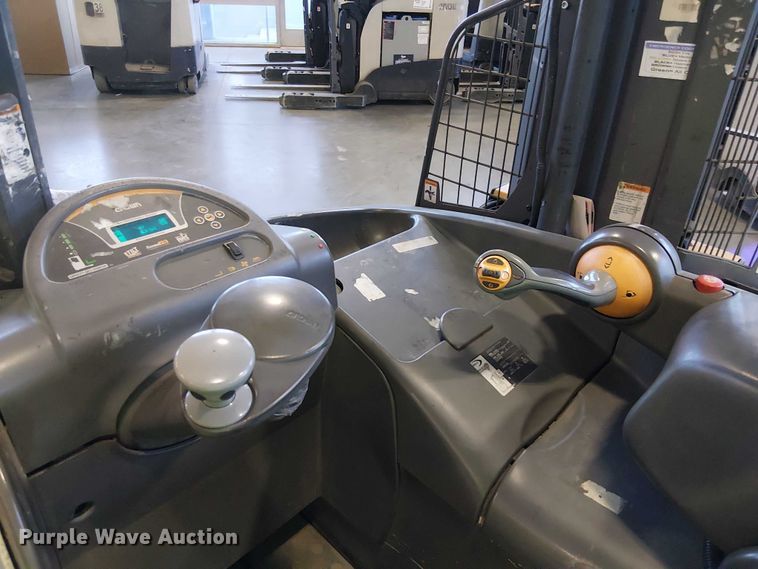 image for item EE5071 2017 Crown RM6095S-45 order picker