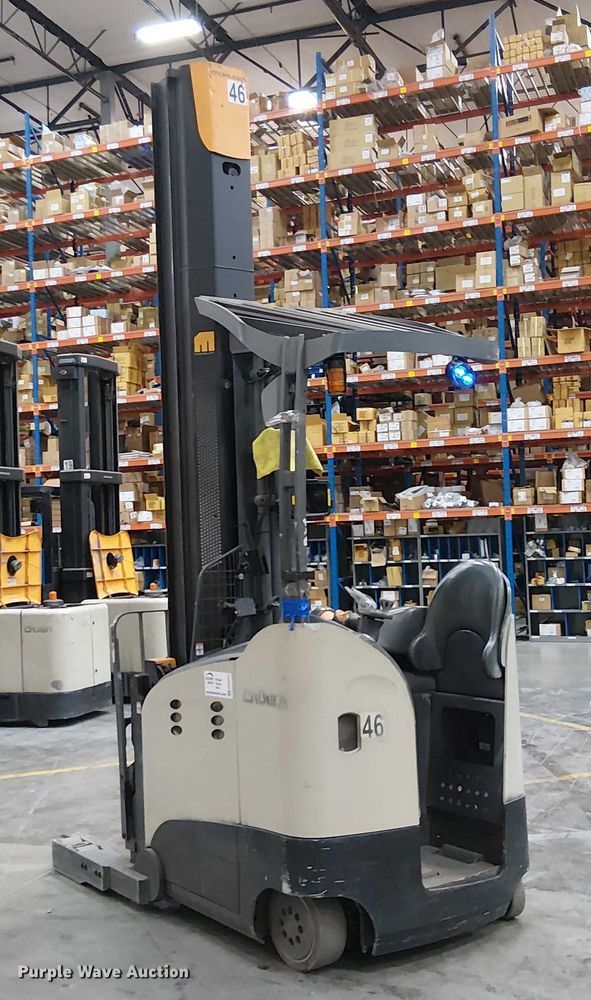 image for item EE5072 2017 Crown RM6095S-45 order picker