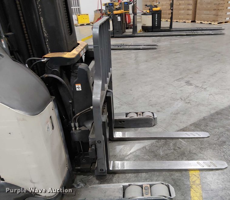 image for item EE5072 2017 Crown RM6095S-45 order picker