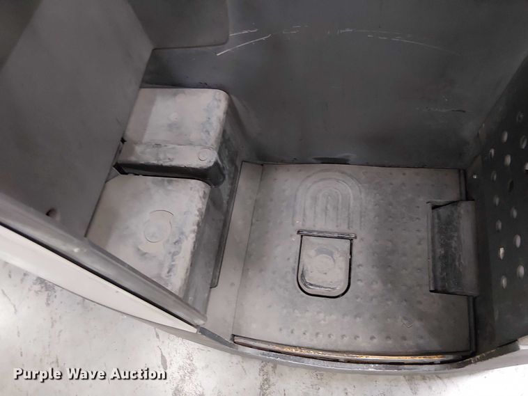 image for item EE5072 2017 Crown RM6095S-45 order picker