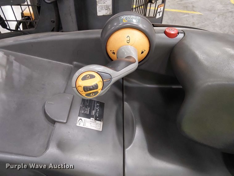 image for item EE5072 2017 Crown RM6095S-45 order picker