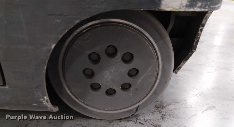 image for item EE5072 2017 Crown RM6095S-45 order picker