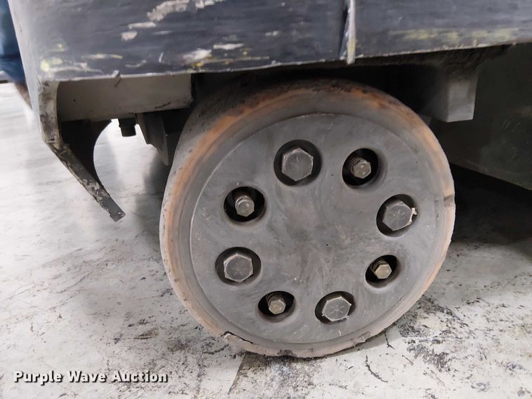 image for item EE5072 2017 Crown RM6095S-45 order picker