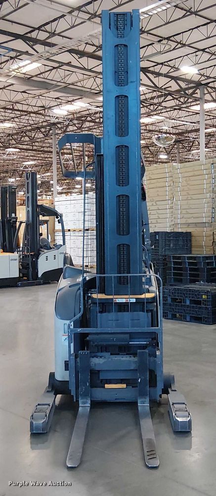 image for item EE5073 2017 Crown RM6025-45 order picker