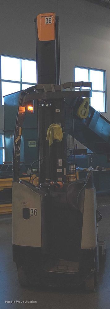 image for item EE5073 2017 Crown RM6025-45 order picker