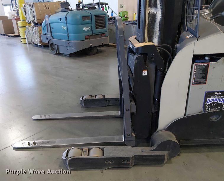 image for item EE5073 2017 Crown RM6025-45 order picker