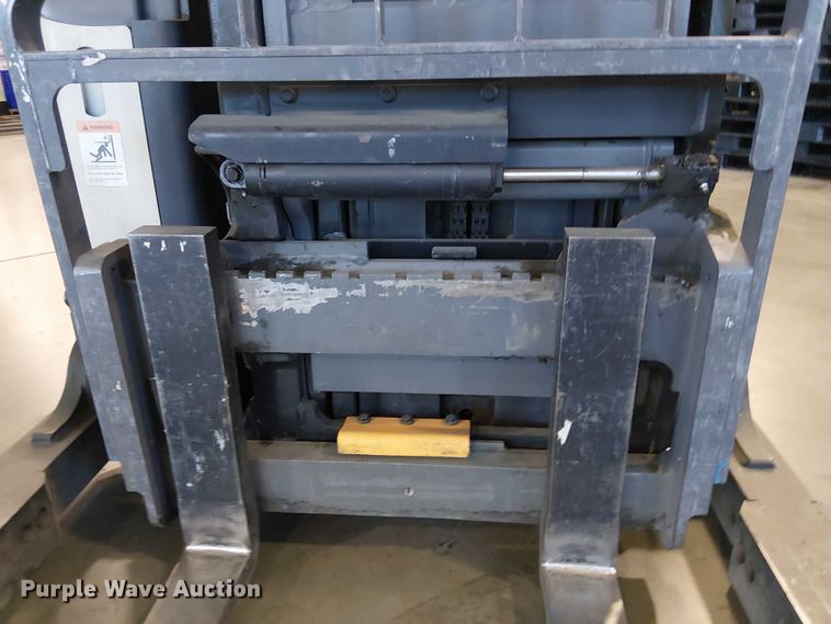 image for item EE5073 2017 Crown RM6025-45 order picker