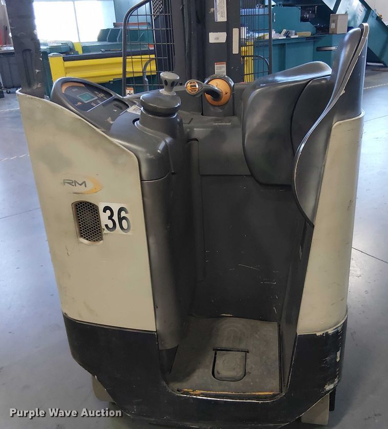 image for item EE5073 2017 Crown RM6025-45 order picker