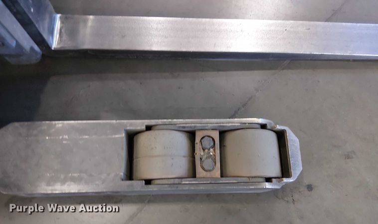 image for item EE5073 2017 Crown RM6025-45 order picker