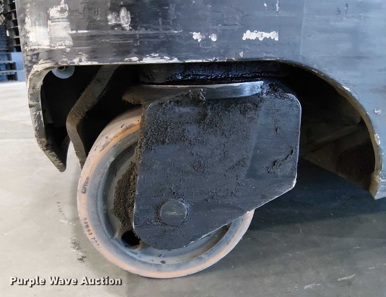 image for item EE5073 2017 Crown RM6025-45 order picker