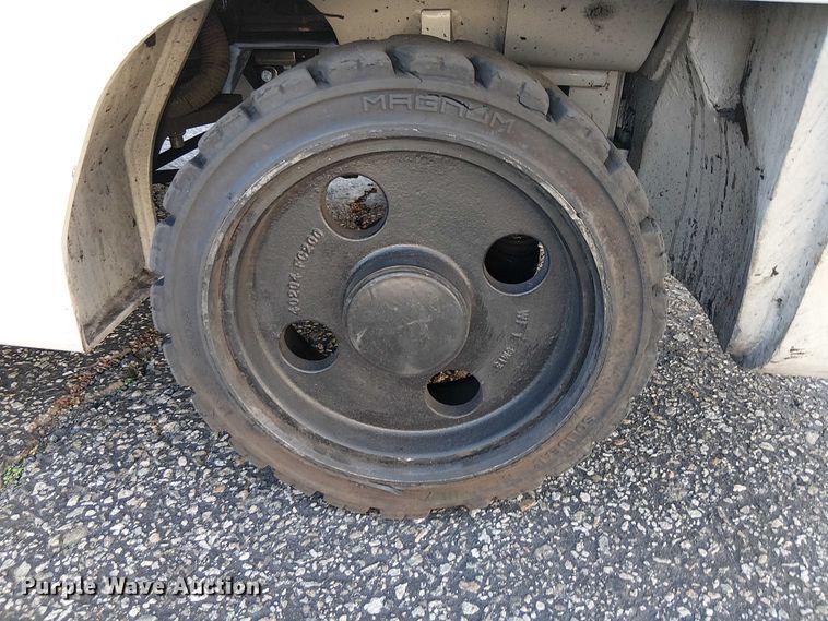 image for item EE5074 2019 UniCarriers CFS40 forklift