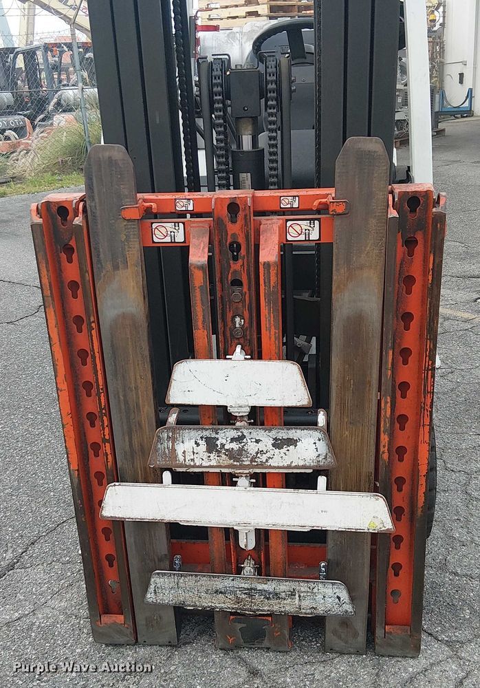 image for item EE5075 2017 UniCarriers CFS40 forklift