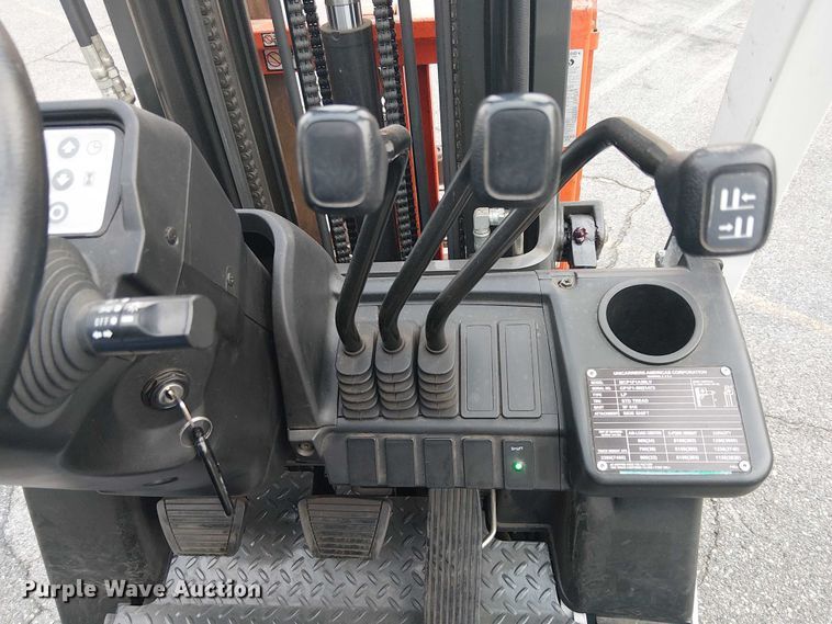 image for item EE5075 2017 UniCarriers CFS40 forklift