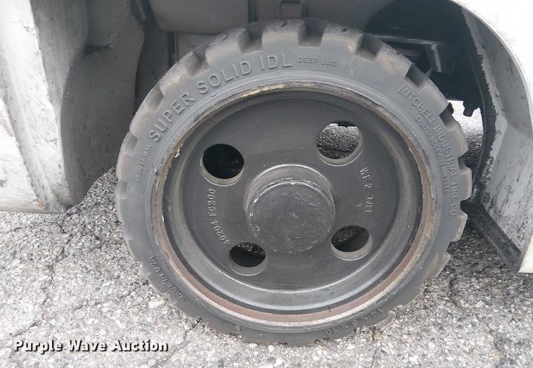 image for item EE5075 2017 UniCarriers CFS40 forklift