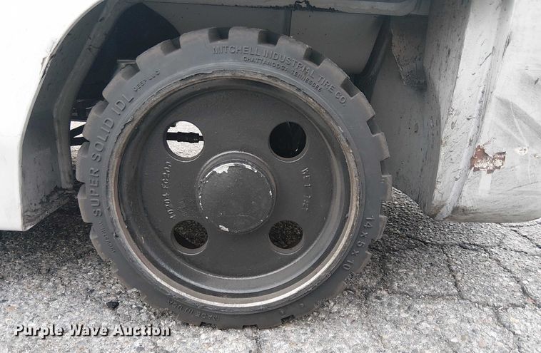 image for item EE5075 2017 UniCarriers CFS40 forklift