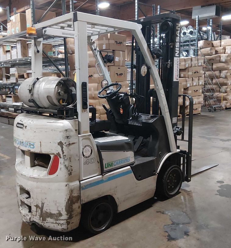 image for item EE5076 2016 UniCarriers CFS40 forklift