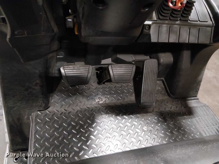 image for item EE5076 2016 UniCarriers CFS40 forklift