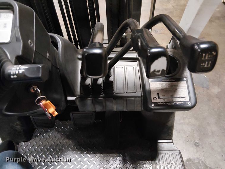 image for item EE5076 2016 UniCarriers CFS40 forklift