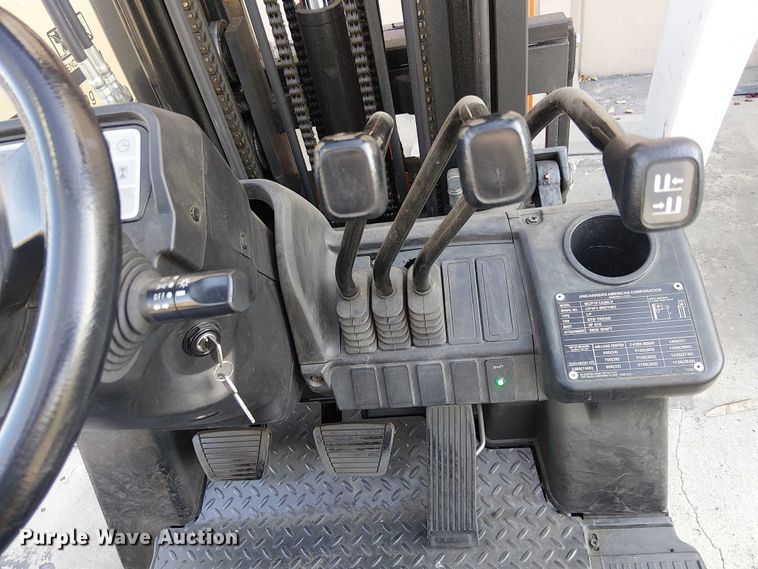 image for item EE5077 2017 UniCarriers CFS40 forklift