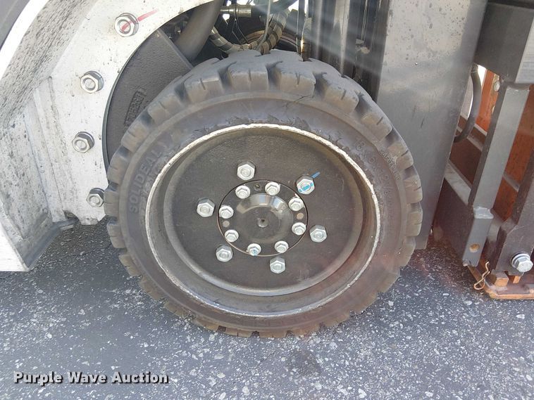 image for item EE5077 2017 UniCarriers CFS40 forklift