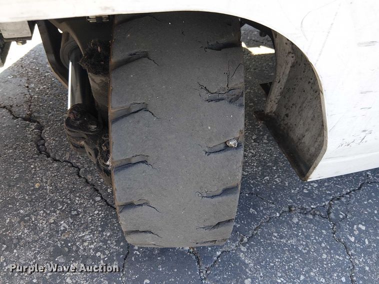 image for item EE5077 2017 UniCarriers CFS40 forklift