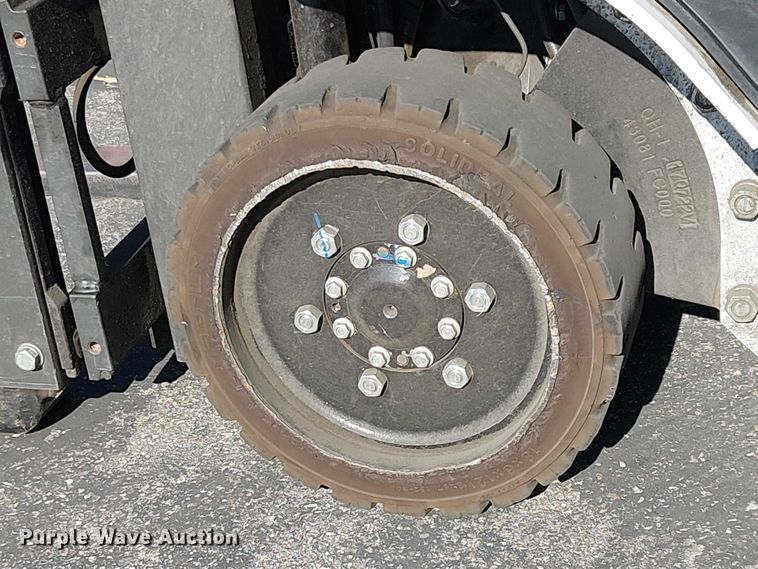 image for item EE5078 2017 UniCarriers CFS40 forklift