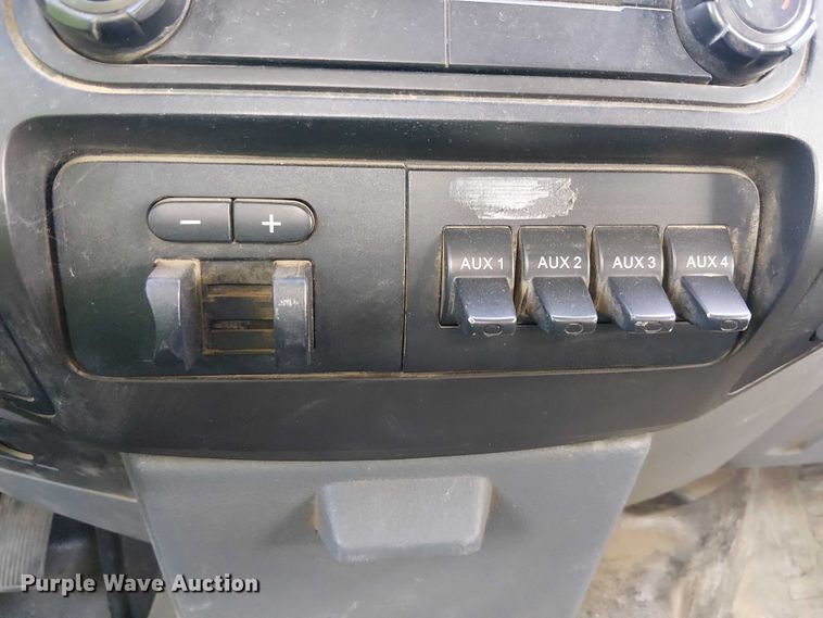 image for item EE5079 2016 Ford F550 flatbed truck