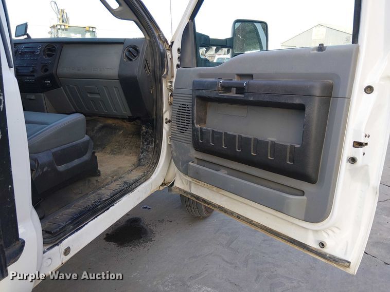 image for item EE5079 2016 Ford F550 flatbed truck