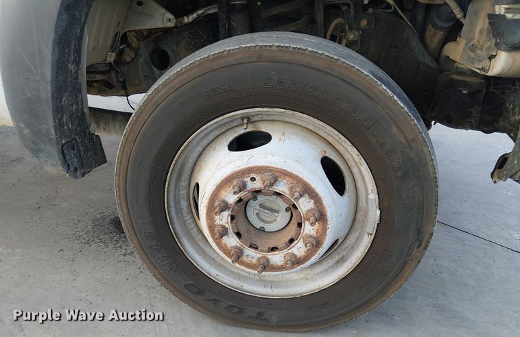 image for item EE5079 2016 Ford F550 flatbed truck