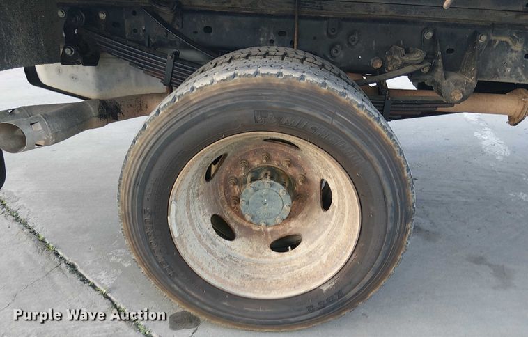 image for item EE5079 2016 Ford F550 flatbed truck