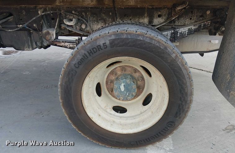 image for item EE5079 2016 Ford F550 flatbed truck