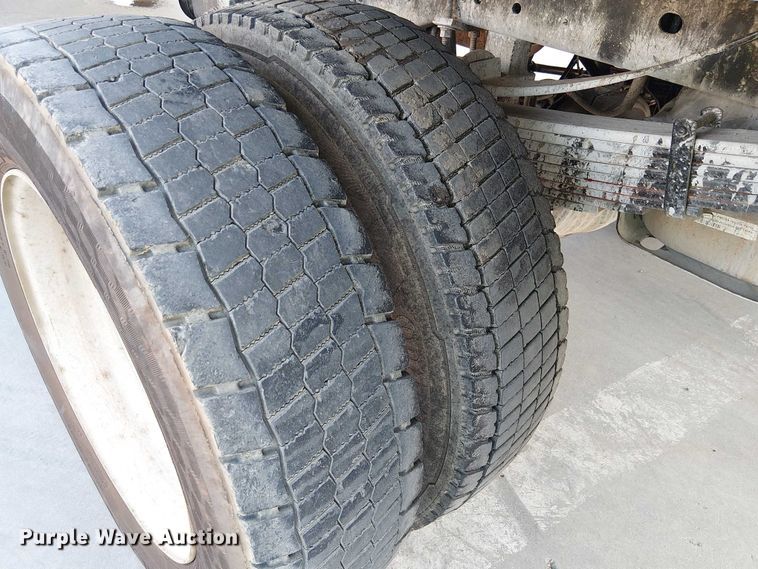 image for item EE5079 2016 Ford F550 flatbed truck