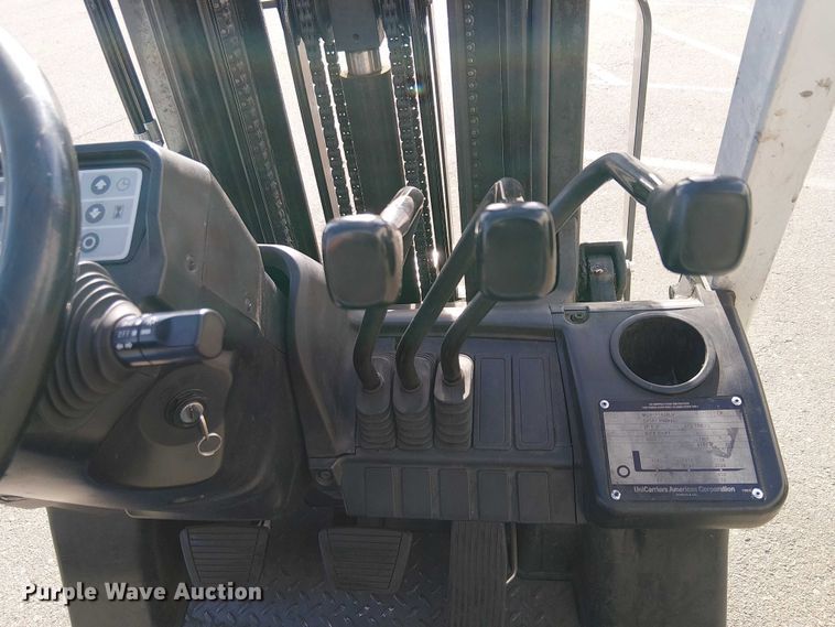 image for item EE5082 2016 UniCarriers CFS40 forklift