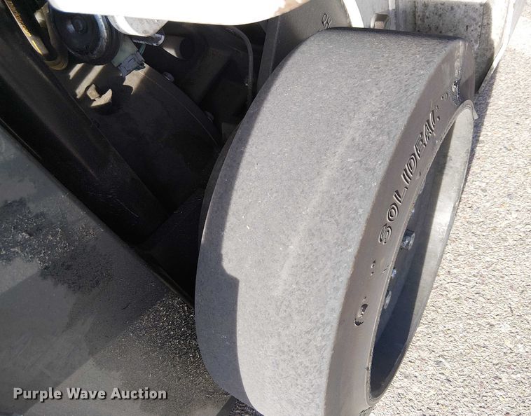 image for item EE5082 2016 UniCarriers CFS40 forklift